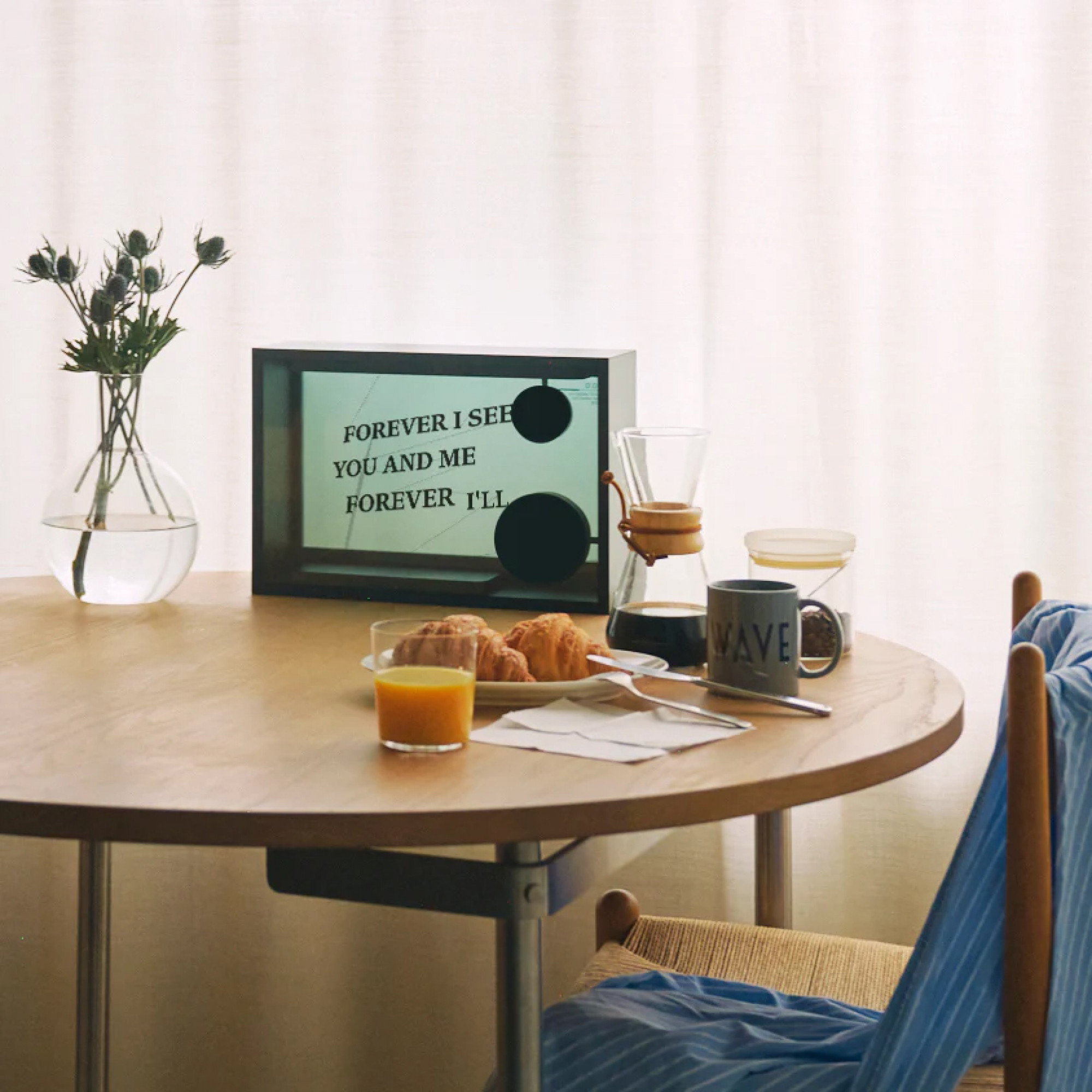 Акустичних система яка відображає текст пісні  COTODAMA Lyric Speaker Box